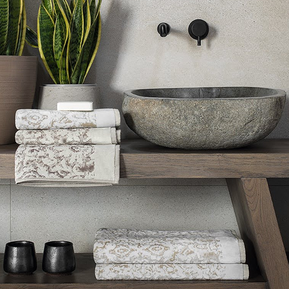 Relax and Rejuvenate: Your Guide to a Cozy Winter Spa at Home
