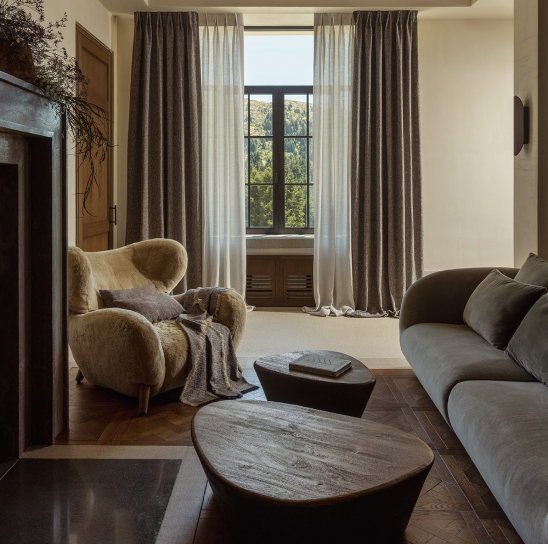 Nature’s Touch: Decorating for Autumn with Togas