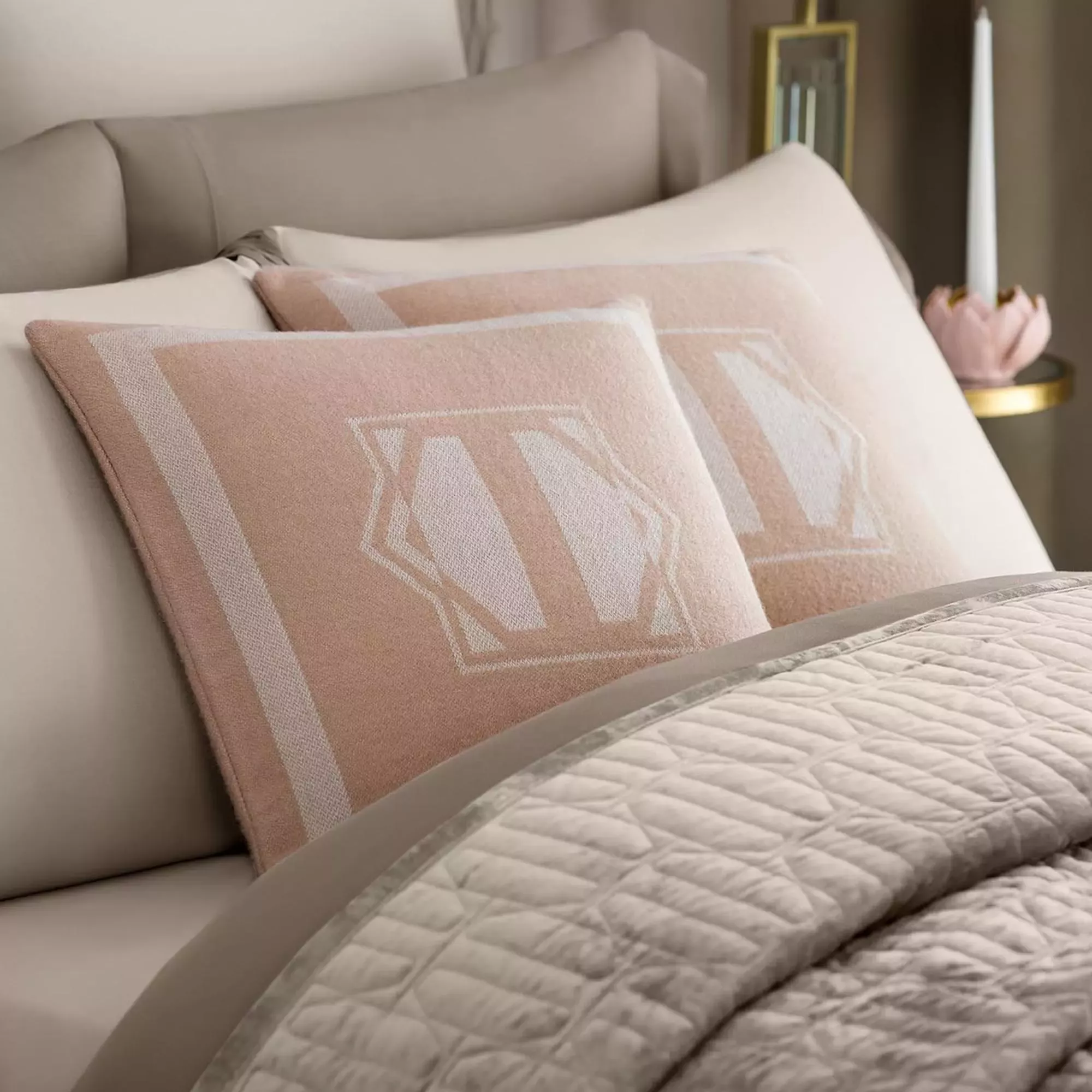 Decorative pillow СALIENTE