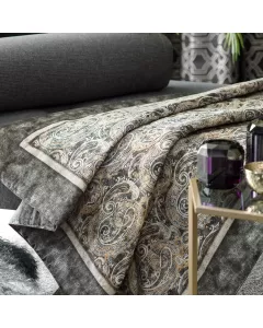 Comforter PLEMONS   