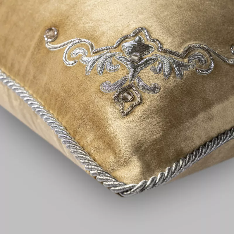 Decorative pillow DAKKERO
