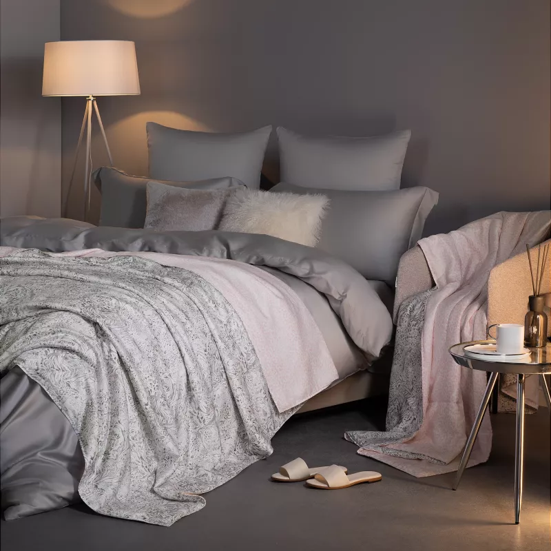 Comforter GINA