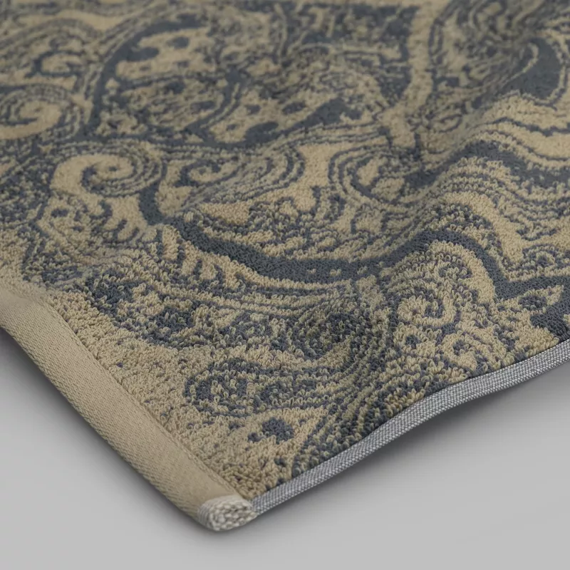 Towel ESTHIRA