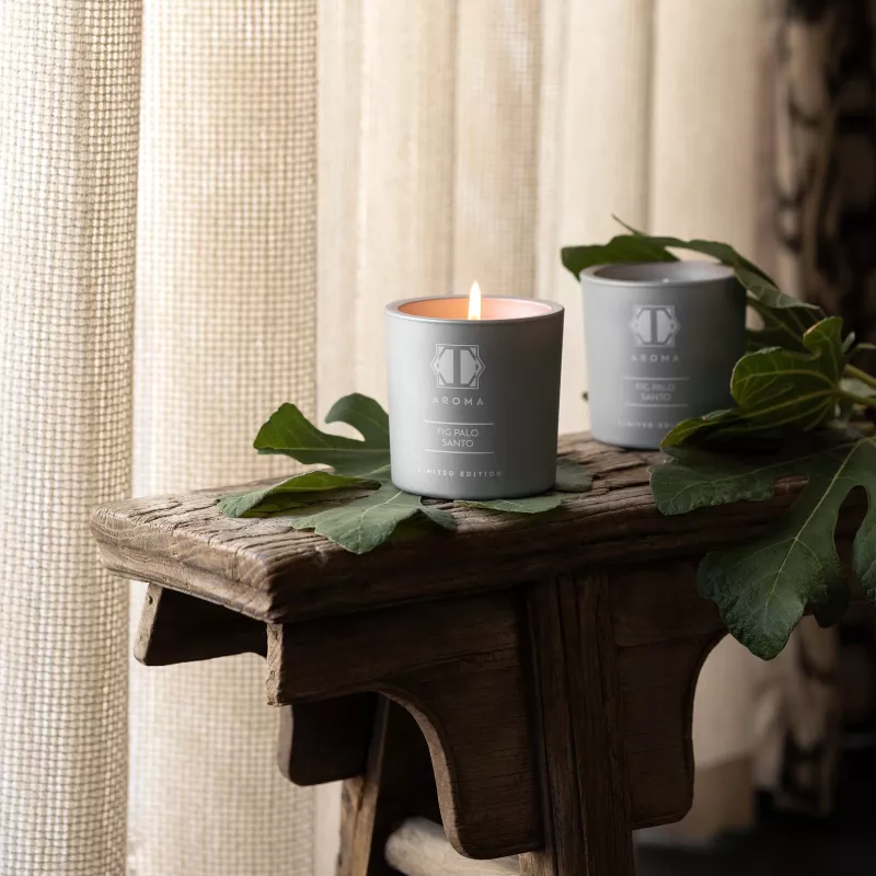 Scented candle FIGS AND PEACHES