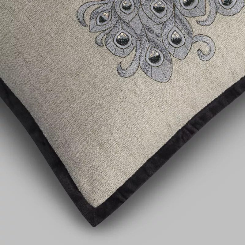 Decorative pillow NOGARA