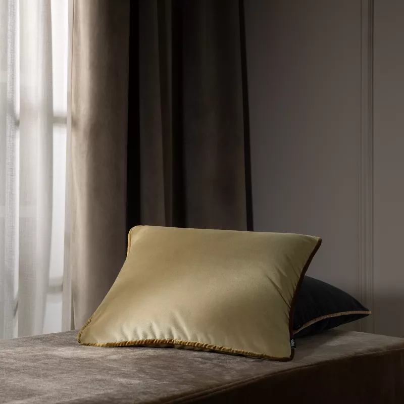 Decorative pillow PLAOUR 