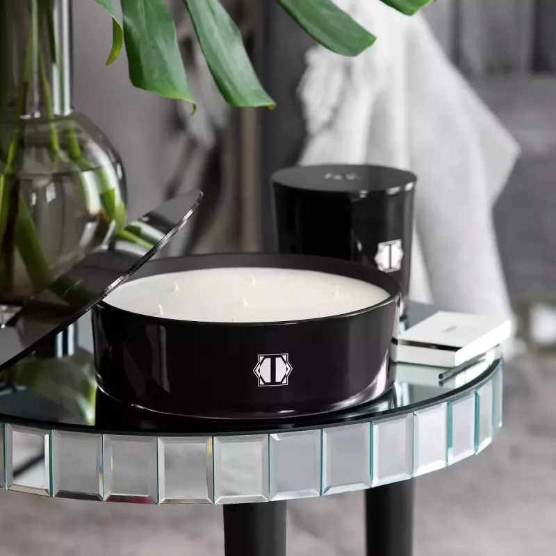 Scented candle BERGAMOT & VIOLET  