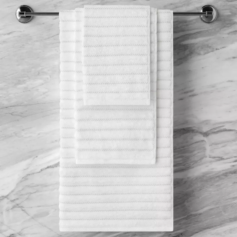 Towel LYNCH