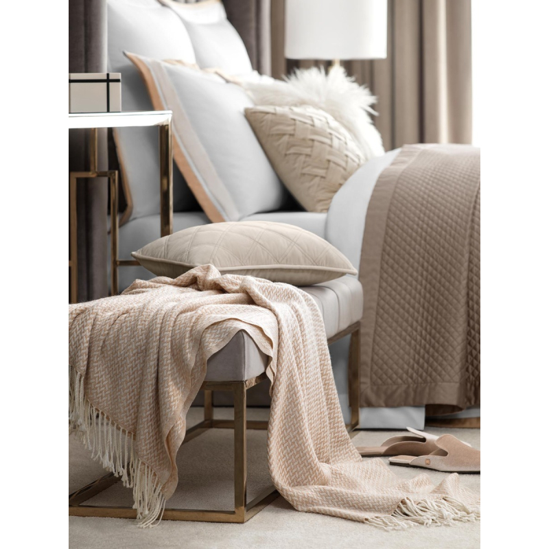 Throw ESTIN   