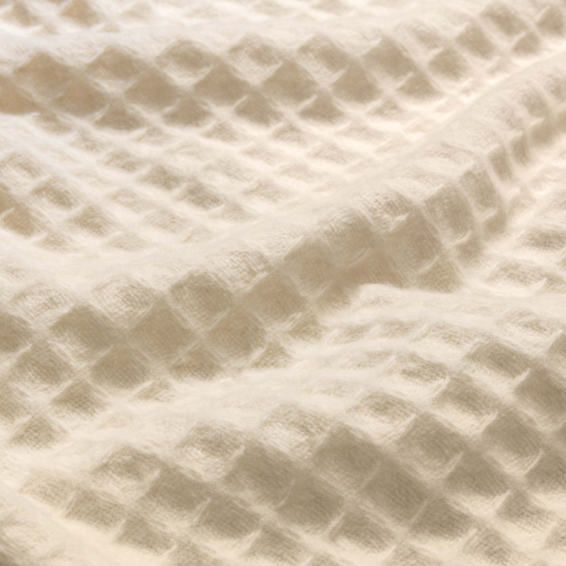 Throw Rialto ivory