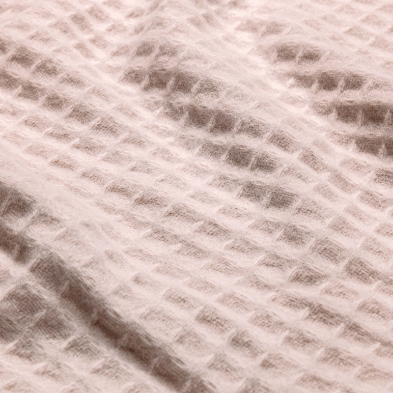 Throw Rialto light pink