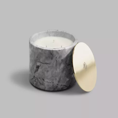 Scented candle GREEN PEAR AND MUSK