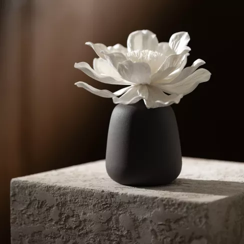 Bottle for an aroma diffuser LOTUS