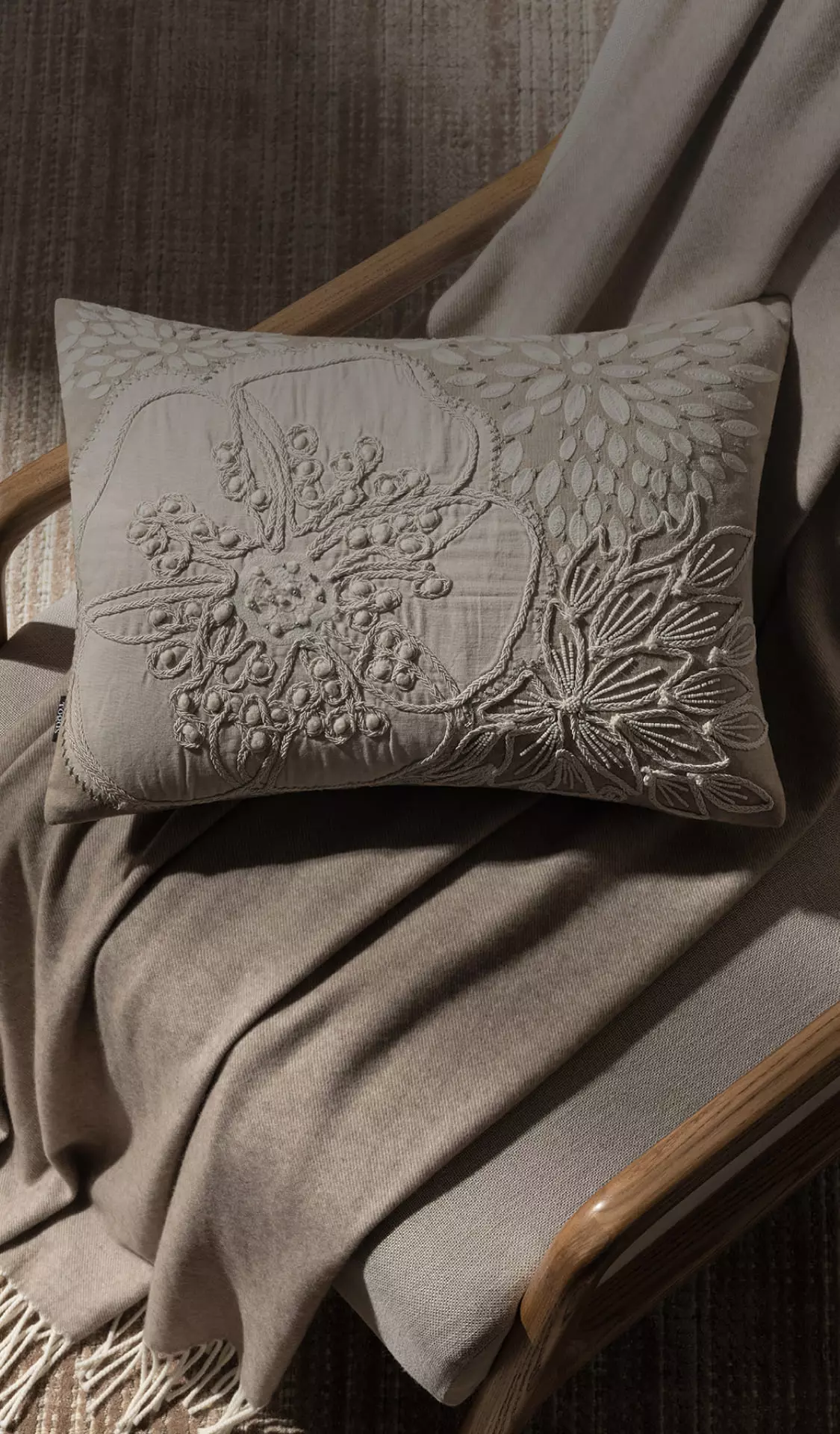 Decorative Pillow Ednes