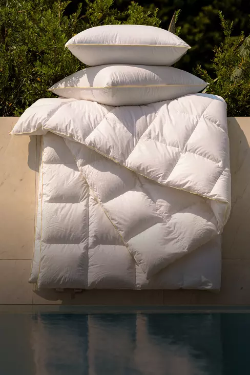 Link to Lightweight Luxury Duvets category page