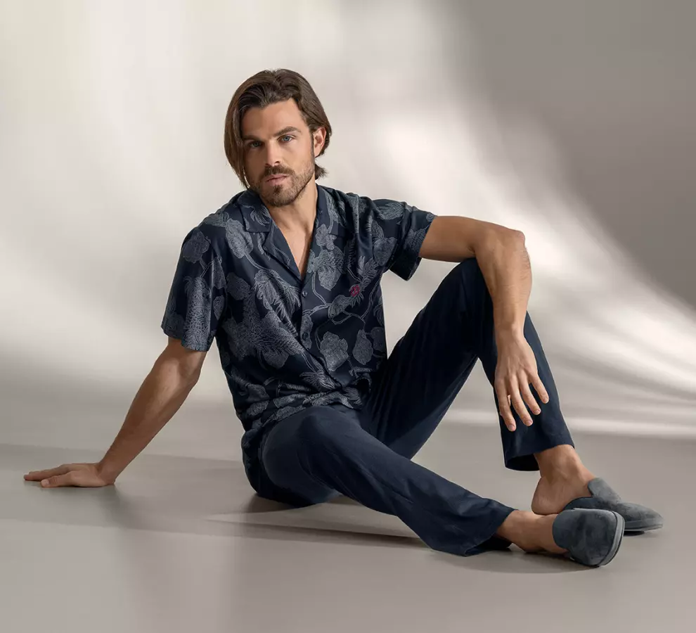 /clothing-and-footwear/for-men?am_on_sale=1